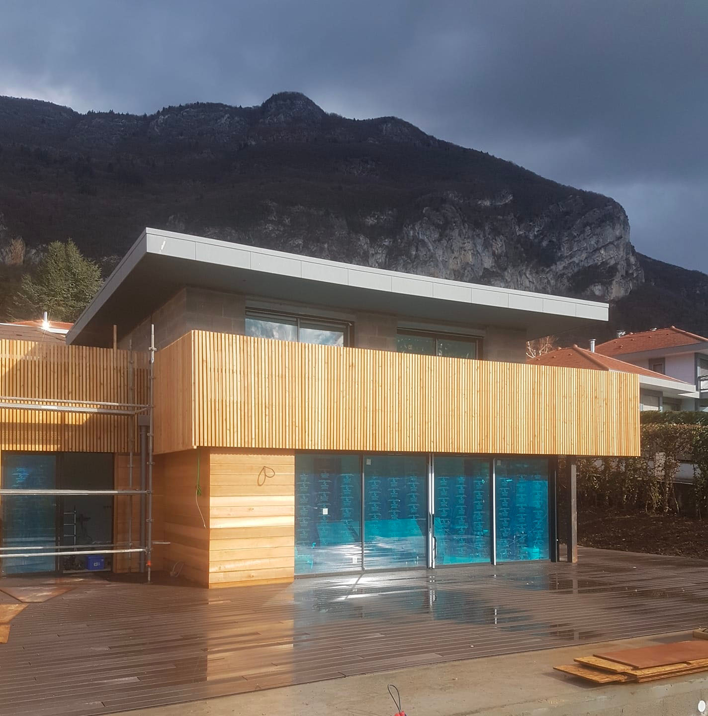 Menuiserie extérieure, terrasse et bardage