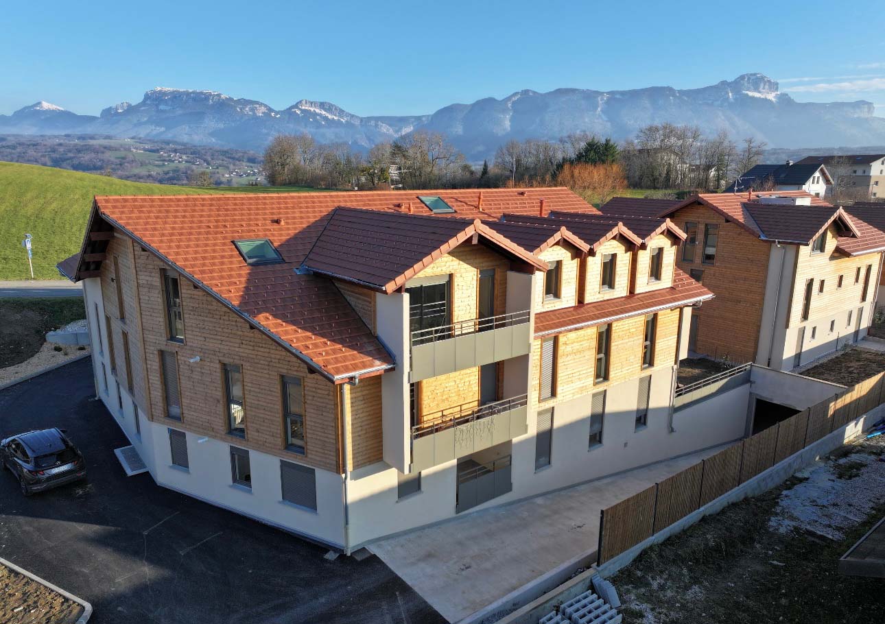 Couverture et menuiserie copropriété à Groisy